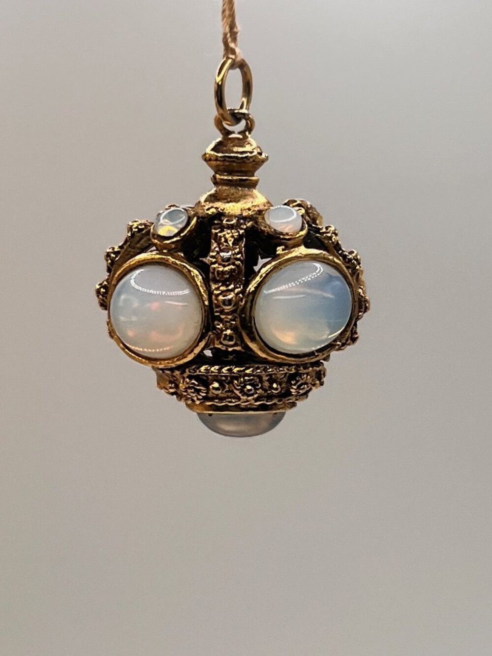 Vtg Gold Tone Faux Moonstone Glass Cabochon Fob Pendant Rare